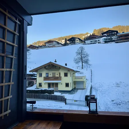 3-Room Apartment With Sauna And Pool & Walk To Slopes - Jokercard Included Saalbach-Hinterglemm Exterior photo